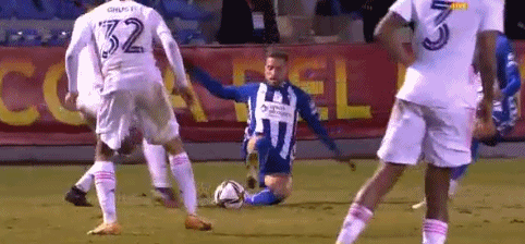 登哥啊，人家秋雅结婚，你搁这又蹦又跳的