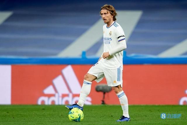 赌场内的“社交暗示”：同桌赌客的疯狂情绪如何通过“群体极化”影响你的理智。（赌桌上情绪的连锁反应：群体极化怎样让你在赌场失去理性）