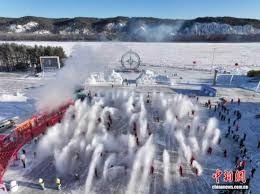 连续两赛季带不同球队欧战做客安菲尔德，阿隆索成历史第三人